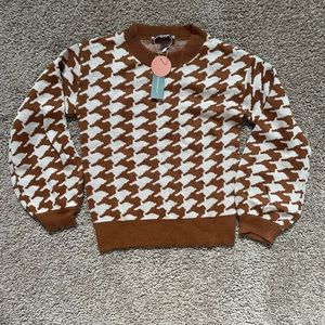 5T Carmel and white herringbone sweater.